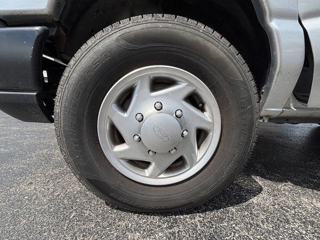 Used 2014 Ford E-250 and Econoline 250 image 26