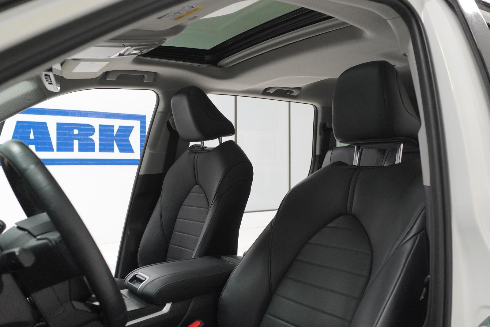 Used 2020 Toyota Highlander XLE FWD image 14