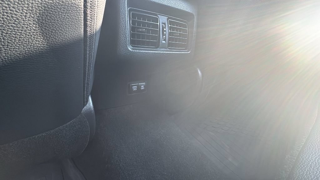 Used 2025 Toyota Camry SE FWD image 25