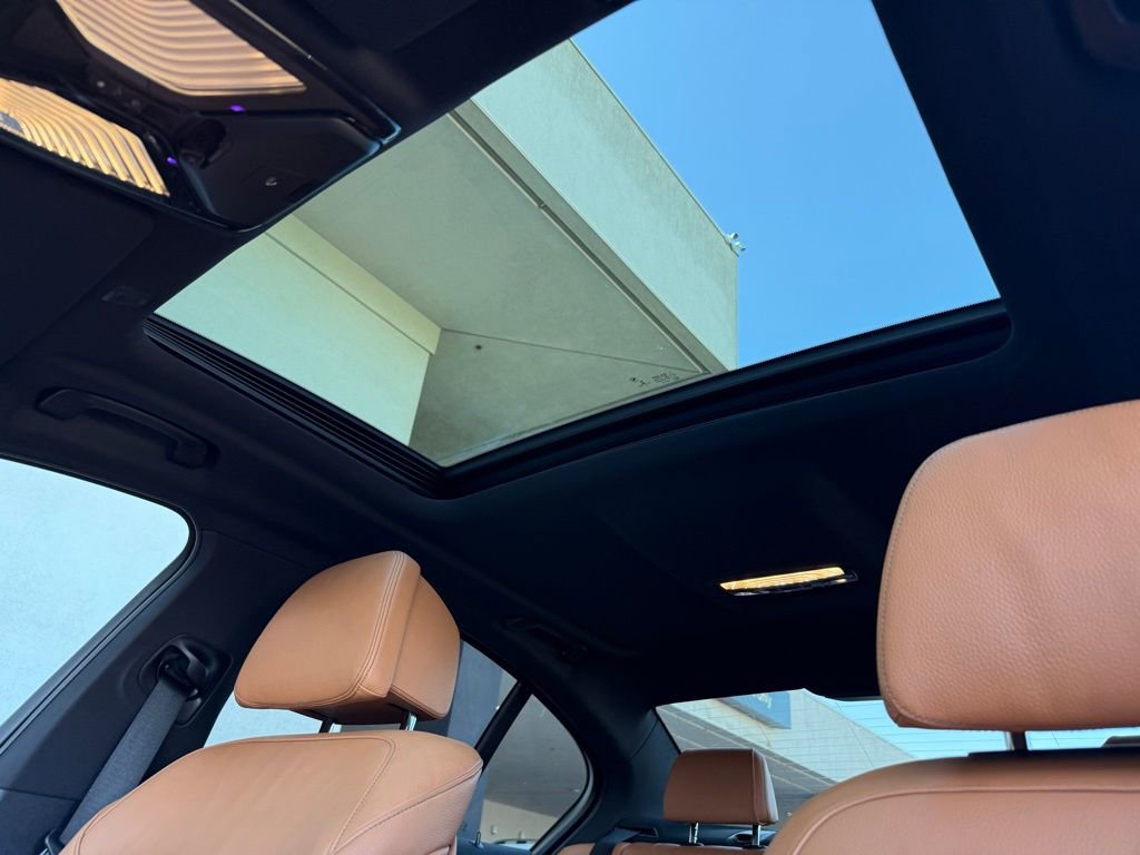 Used 2022 BMW M550i xDrive w/ Premium Package image 2