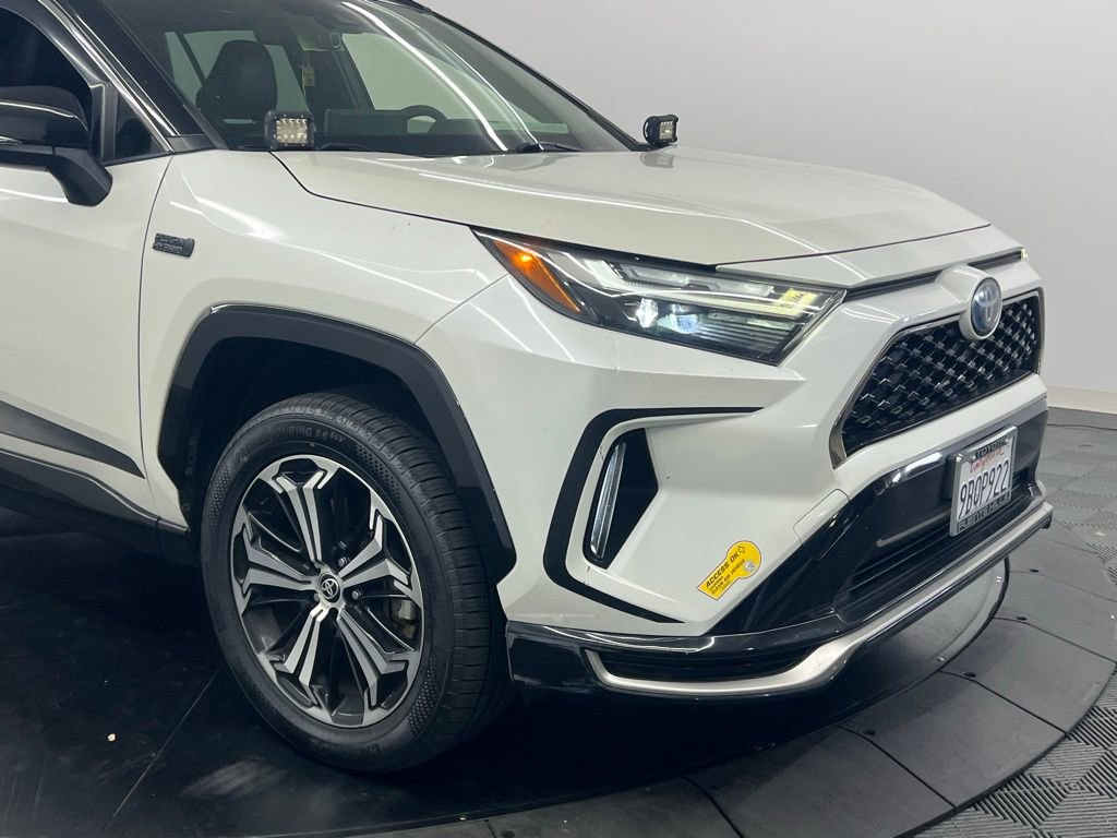 Certified 2022 Toyota RAV4 XSE w/ Weather Package AWD/4WD image 8