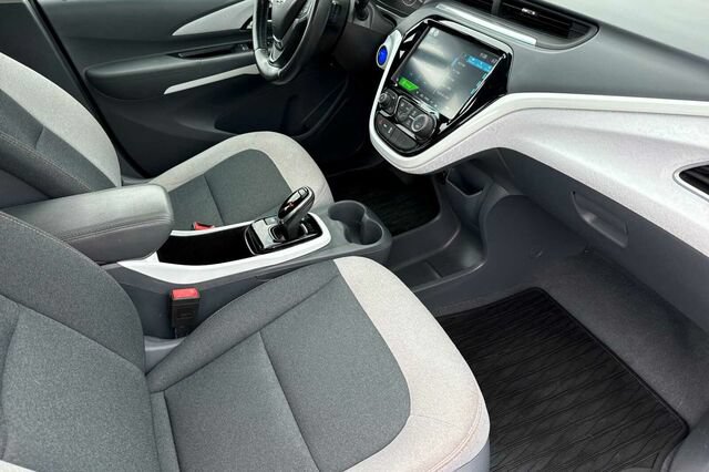 Used 2020 Chevrolet Bolt LT FWD image 16