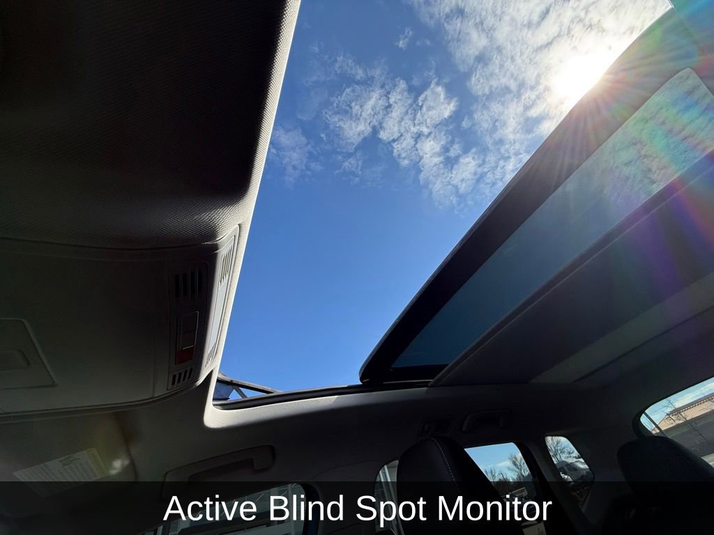 Used 2025 Volkswagen Taos SE image 6