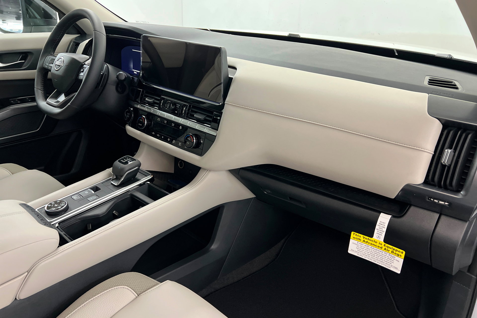 New 2026 Nissan Pathfinder SL image 25