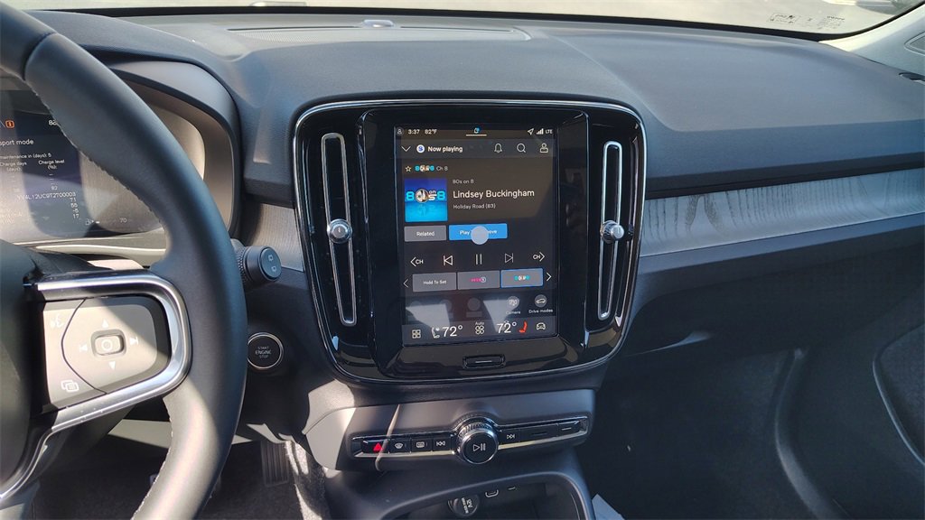 New 2026 Volvo XC40 B5 Plus w/ Protection Package Premier image 19