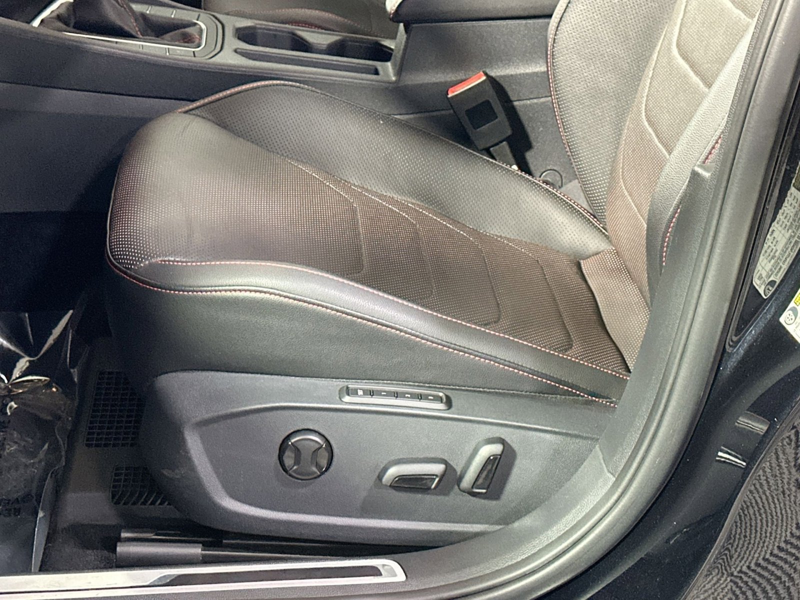 Used 2022 Volkswagen Jetta GLI Autobahn image 14