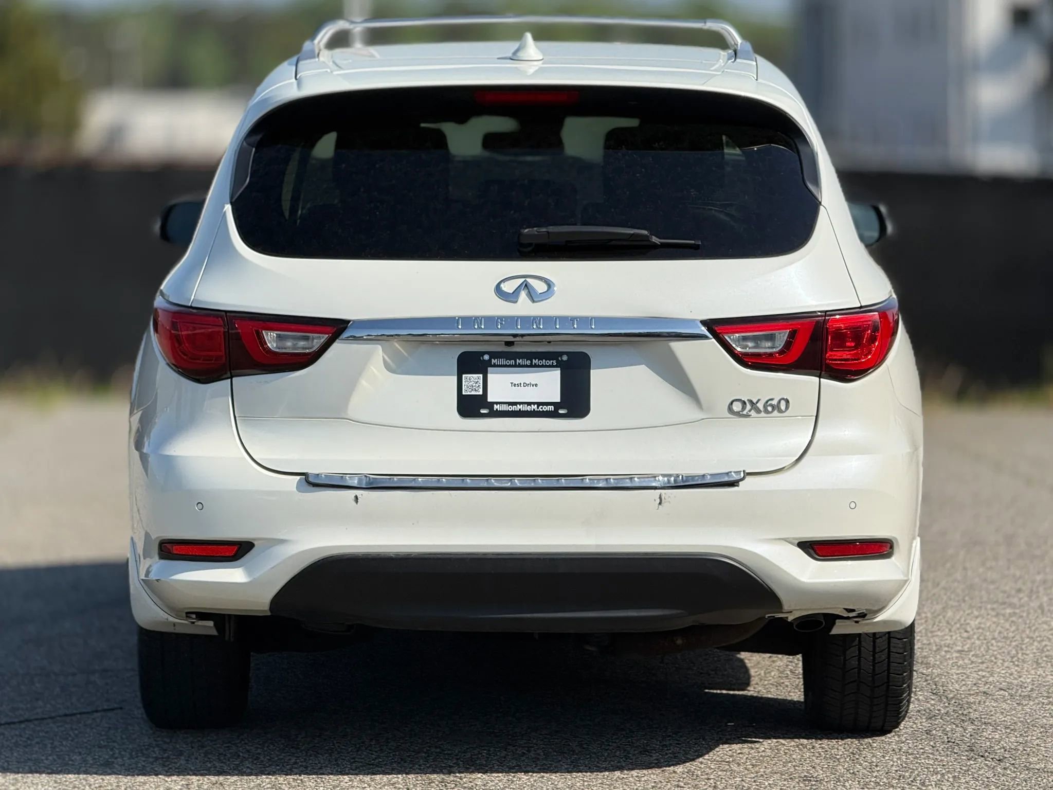 Used 2016 INFINITI QX60 AWD w/ Premium Plus Package image 4