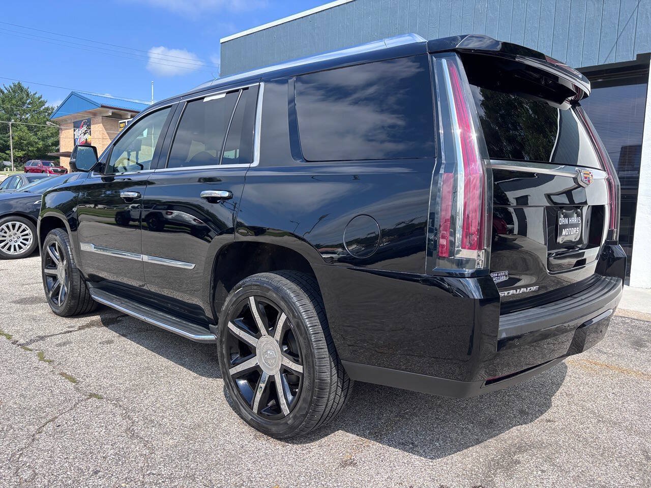 Used 2015 Cadillac Escalade Premium AWD/4WD image 10