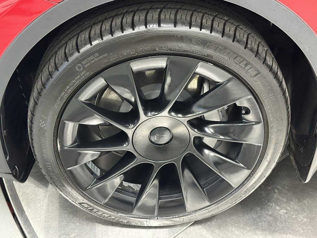 Used 2021 Tesla Model Y Long Range image 12