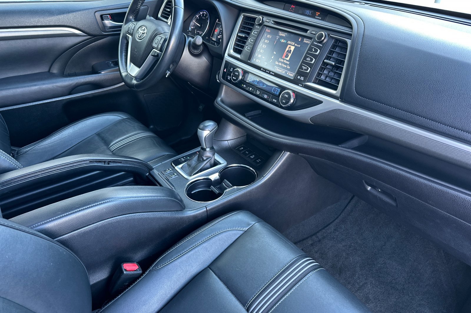 Certified 2017 Toyota Highlander SE image 17