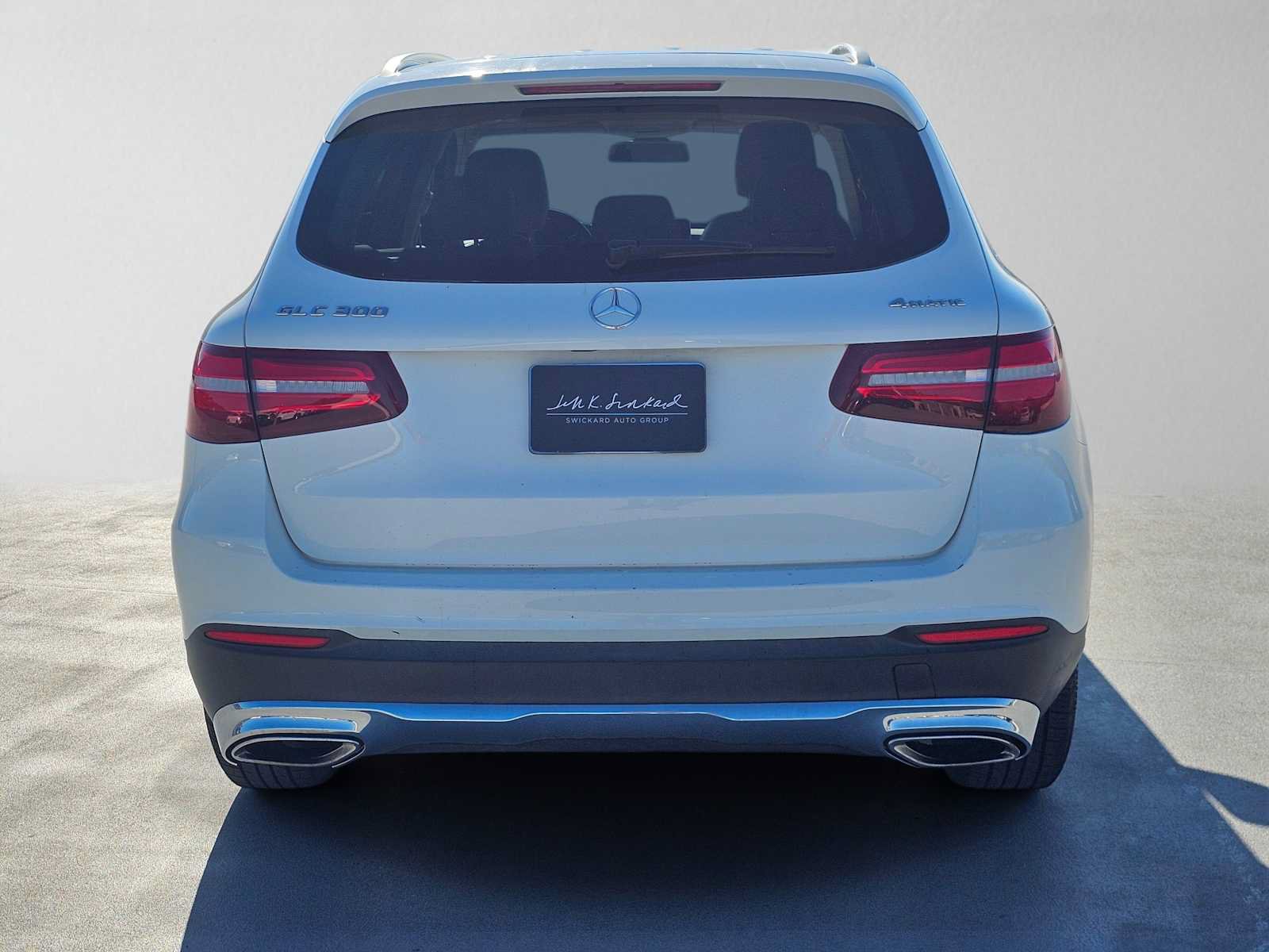 Used 2018 Mercedes-Benz GLC 300 4MATIC image 4