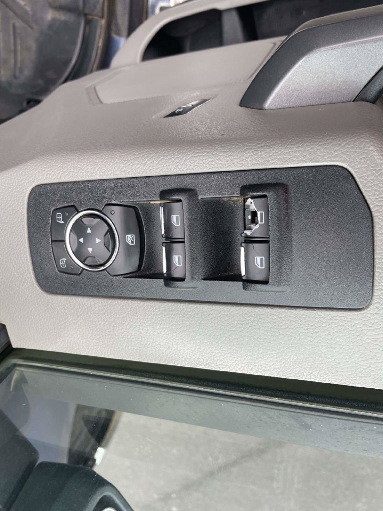 Used 2017 Ford F150 XLT w/ Equipment Group 302A Luxury AWD/4WD image 16