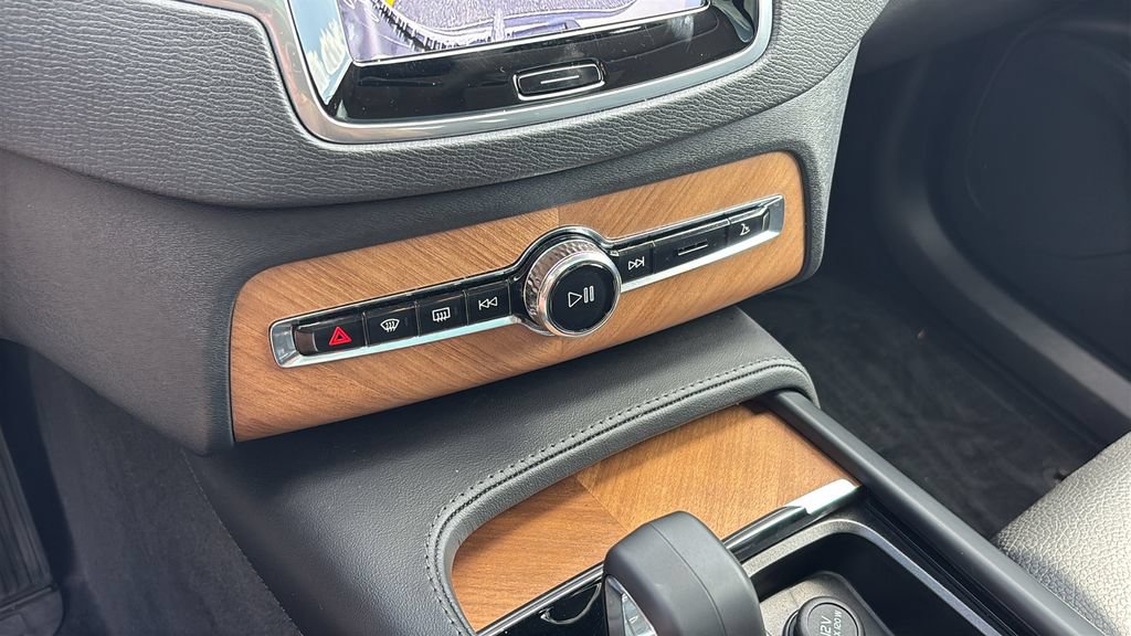 Certified 2024 Volvo XC90 T8 Plus w/ Protection Package Premier AWD/4WD image 20