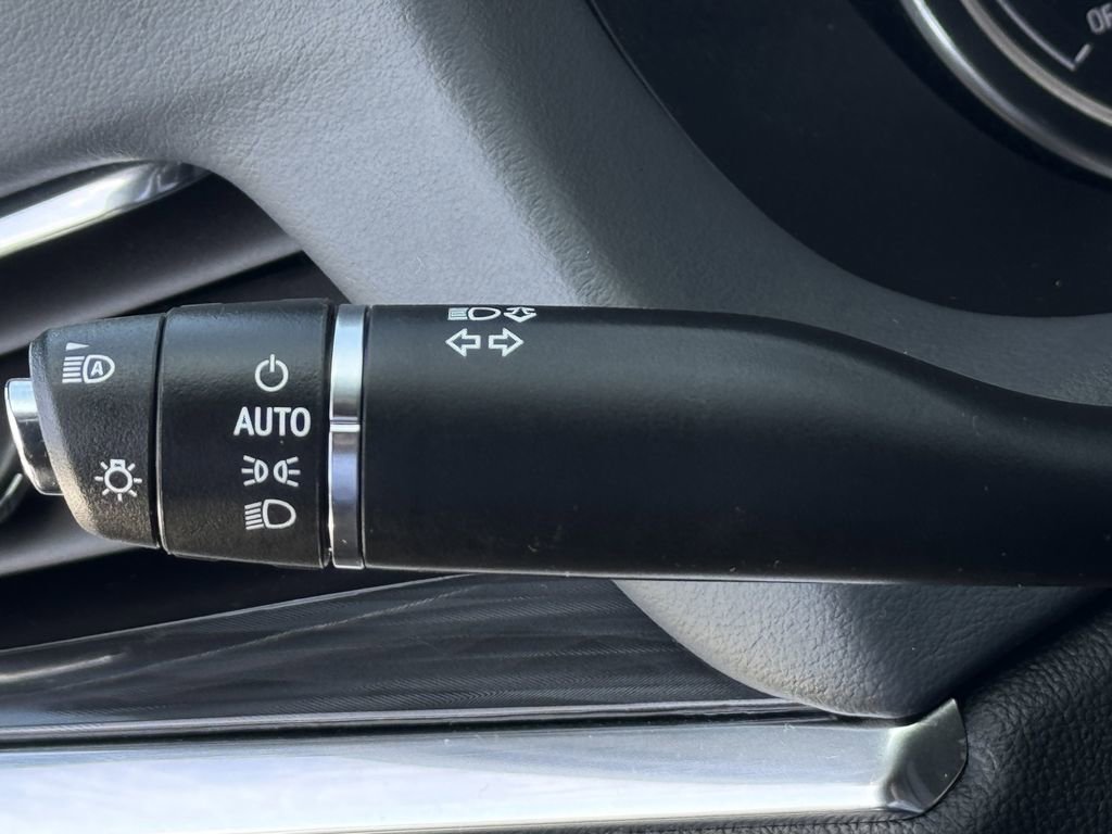 Used 2024 Buick Enclave Essence image 20