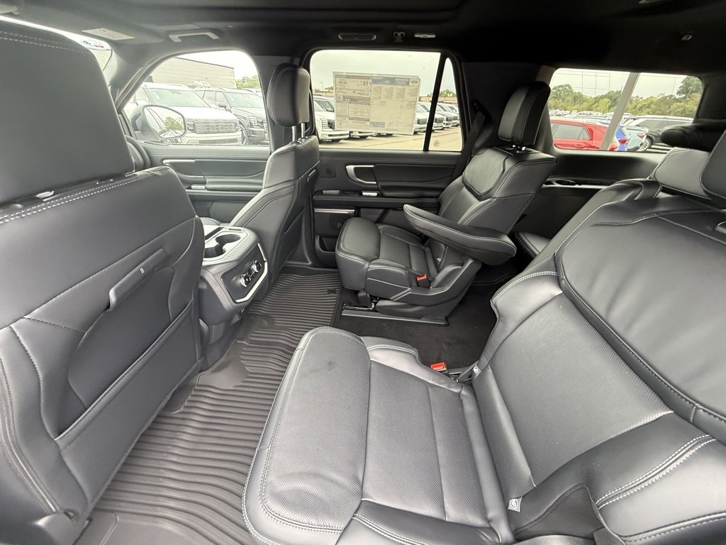 New 2025 Ford Expedition Platinum image 19