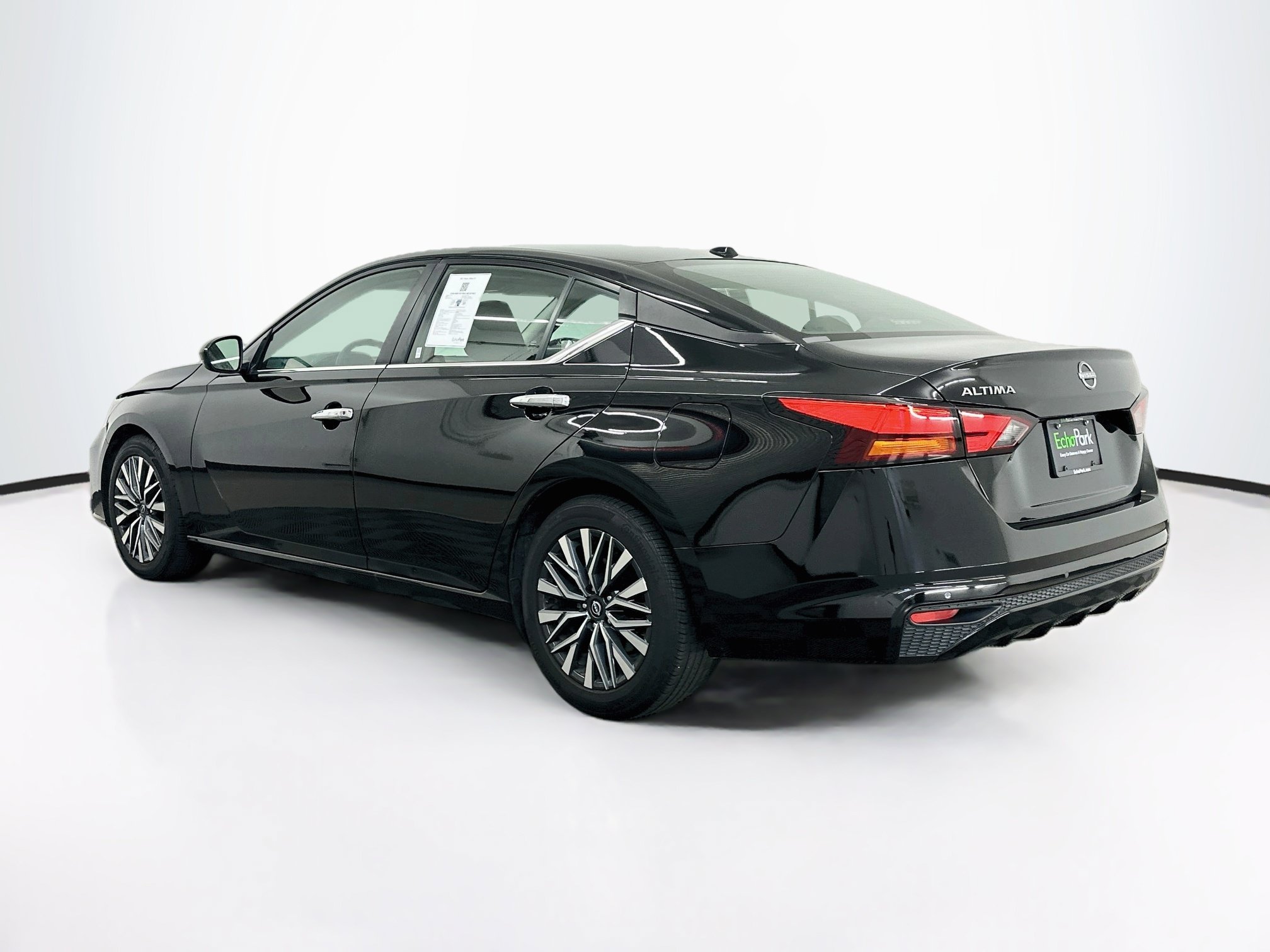 Used 2025 Nissan Altima 2.5 SV FWD image 5