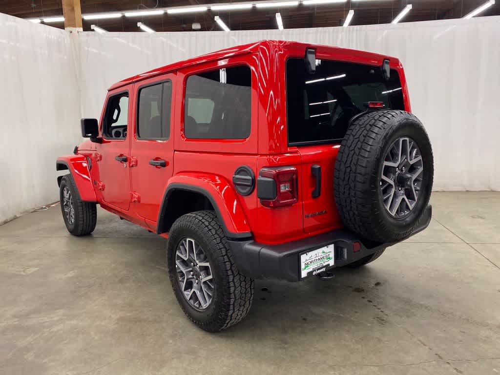 Used 2025 Jeep Wrangler Unlimited Sahara AWD/4WD image 4