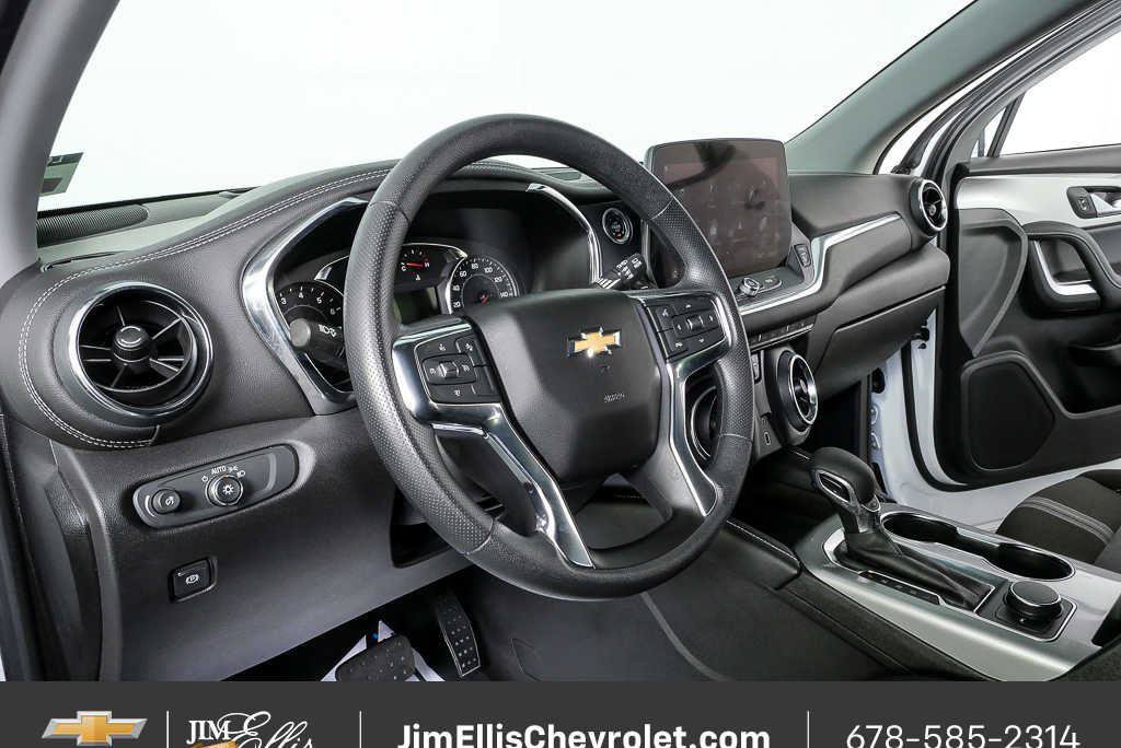 Certified 2025 Chevrolet Blazer LT FWD image 4