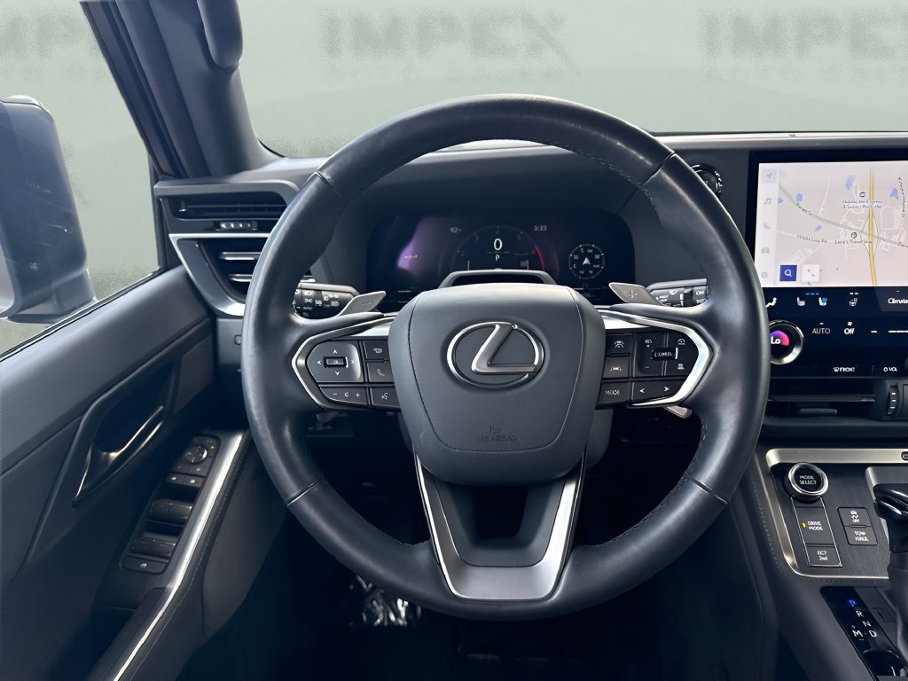 Used 2024 Lexus GX 550 w/ Accessory Package (2T) AWD/4WD image 16