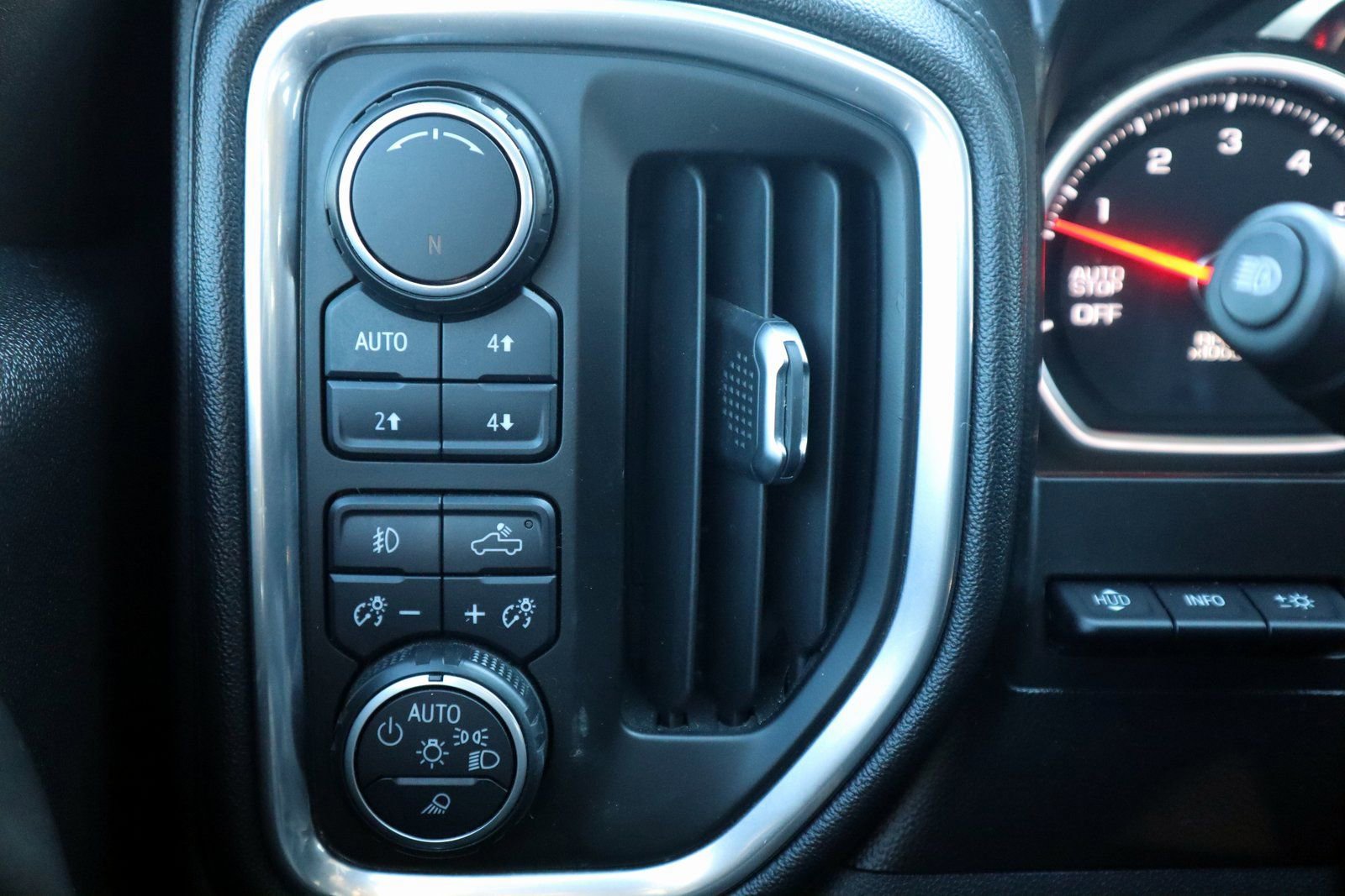 Used 2019 Chevrolet Silverado 1500 LTZ w/ LTZ Texas Edition image 41