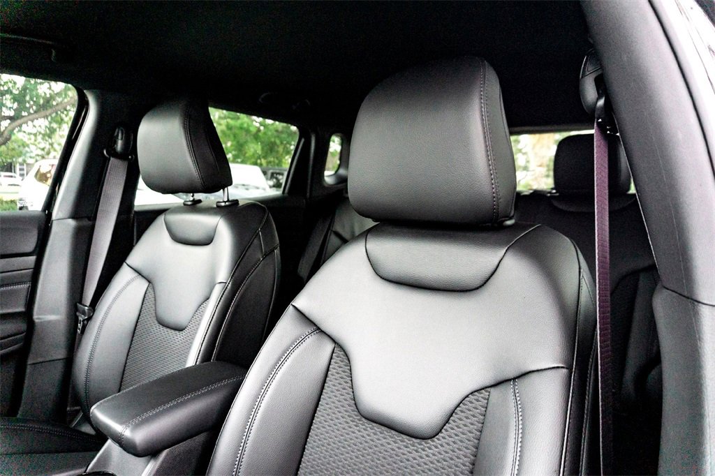 New 2026 Jeep Compass Latitude image 9