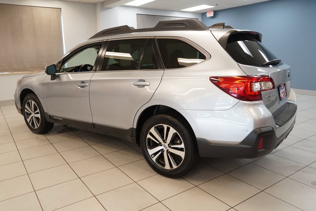 Used 2018 Subaru Outback 3.6R Limited AWD/4WD image 8