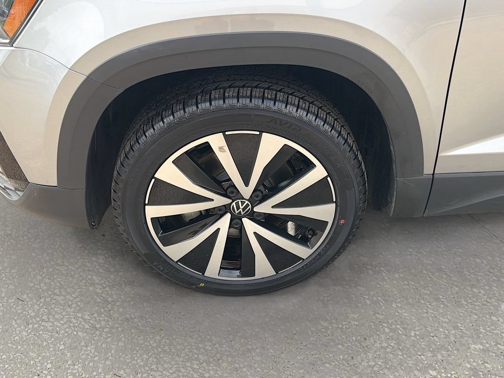 Used 2024 Volkswagen Taos SE FWD image 38