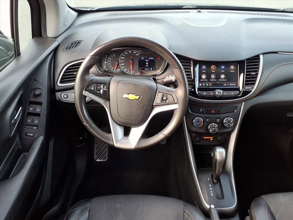 Used 2020 Chevrolet Trax LT w/ LT Convenience Package image 24