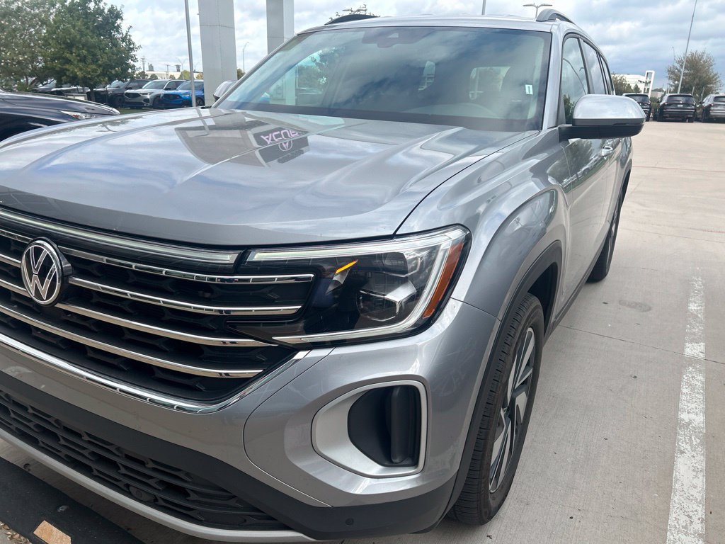 Used 2026 Volkswagen Atlas SE AWD/4WD image 2