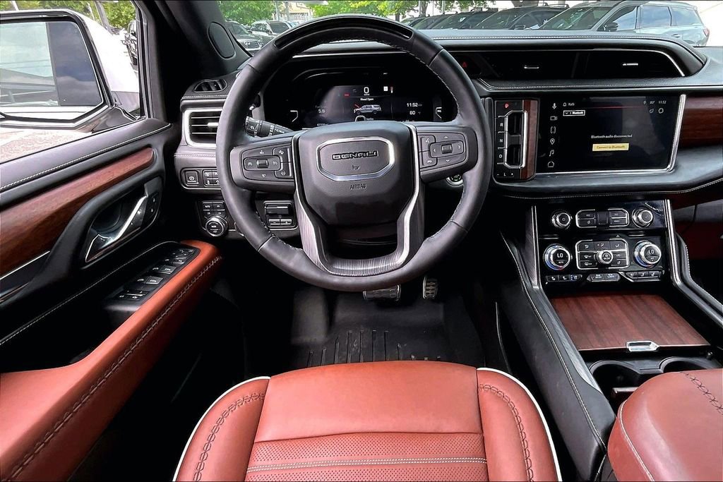 Used 2023 GMC Yukon Denali Ultimate AWD/4WD image 8