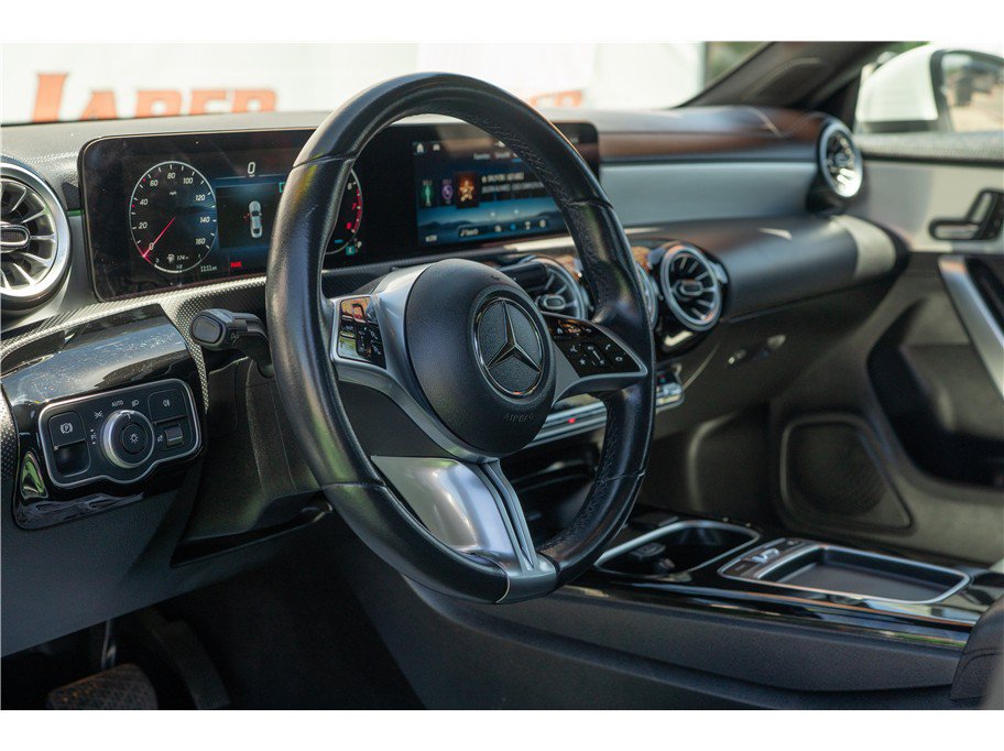 Used 2025 Mercedes-Benz CLA 250 image 28