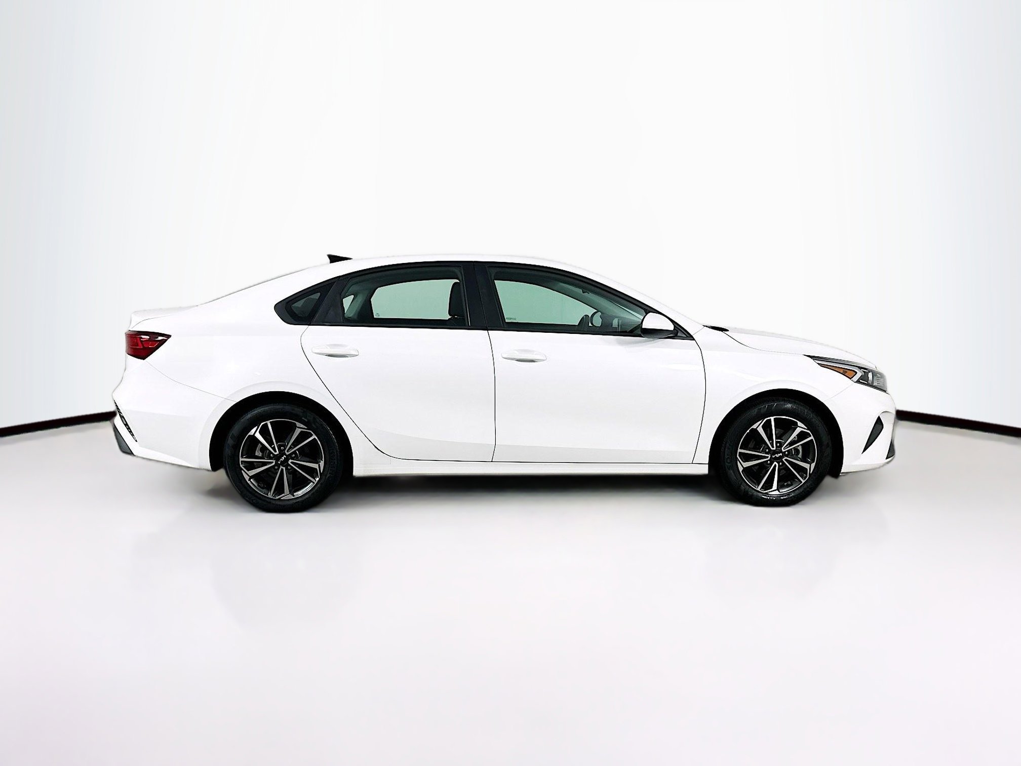 Used 2023 Kia Forte LXS image 10