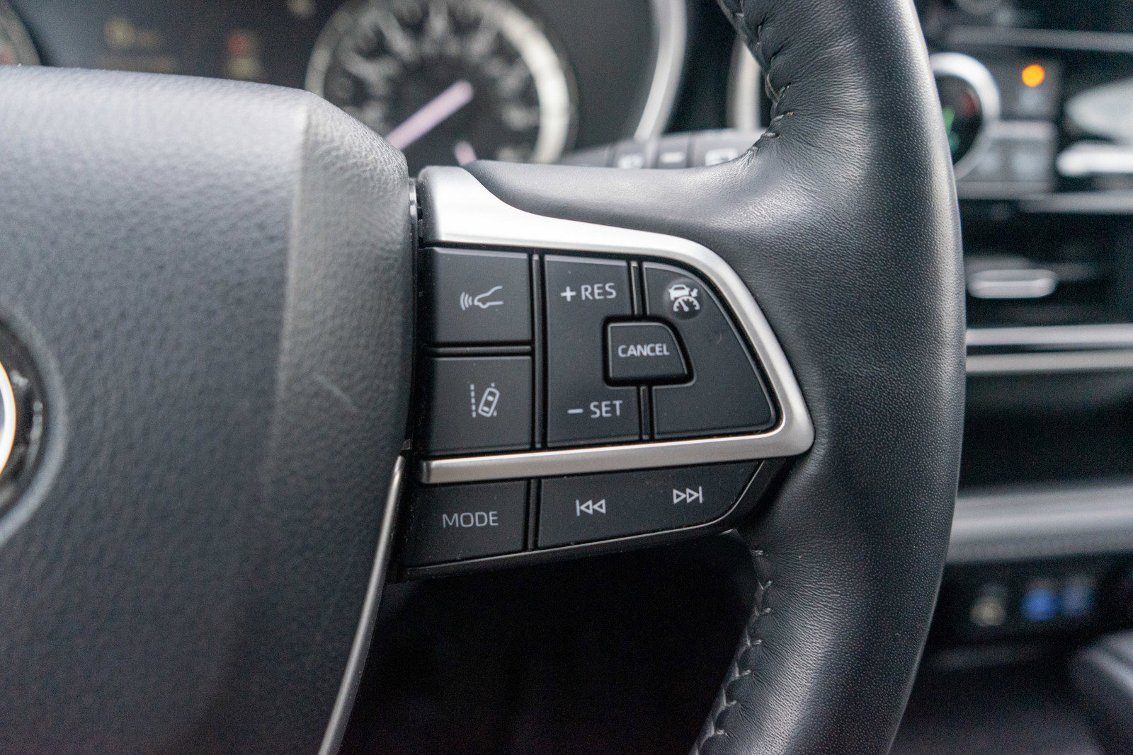 Used 2022 Toyota Highlander XLE image 25