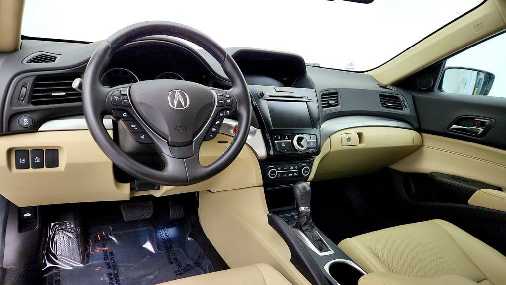 Used 2017 Acura ILX w/ Premium Package FWD image 13