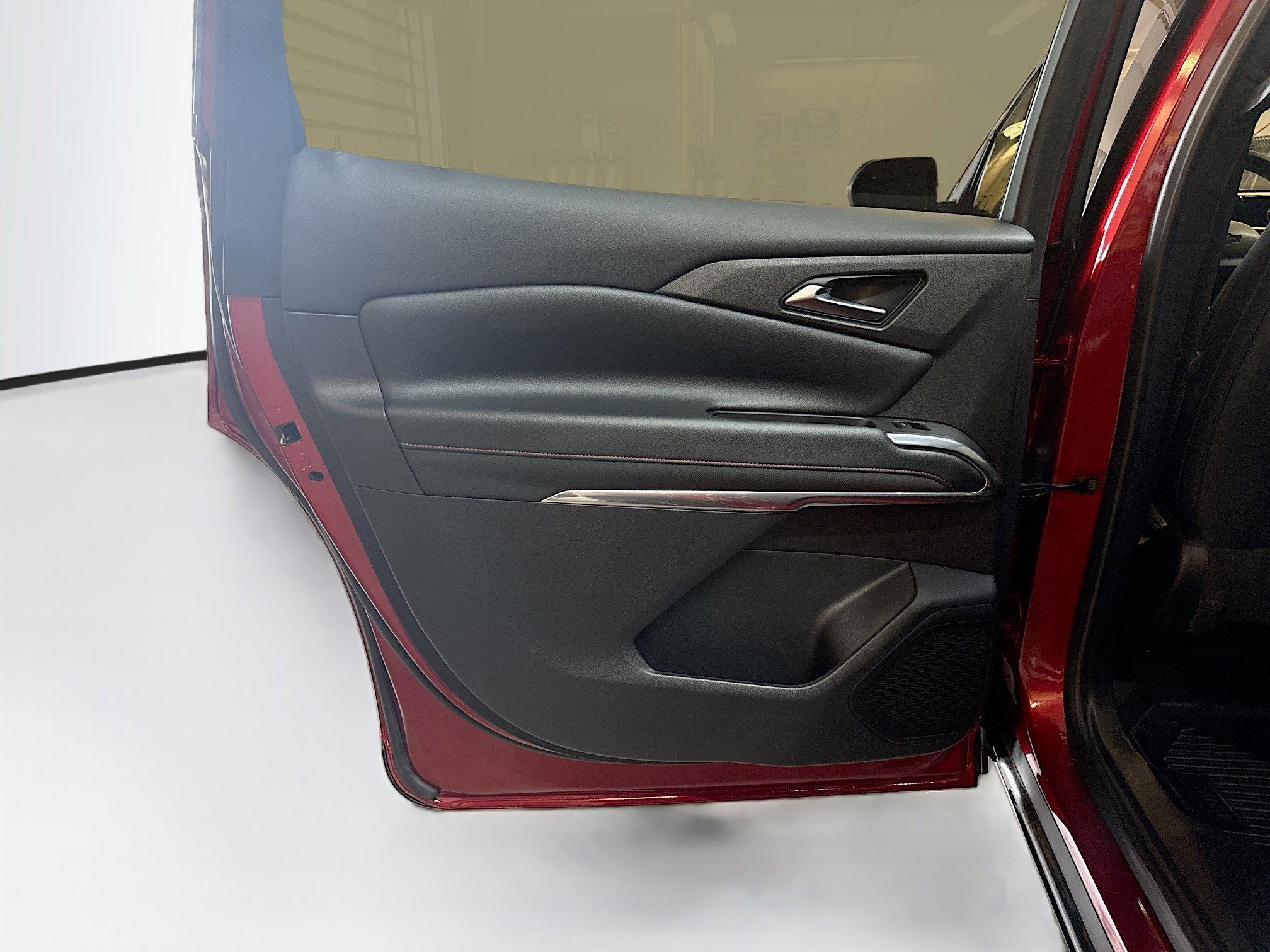 Used 2025 Chevrolet Traverse Z71 w/ Driver Confidence Package image 26