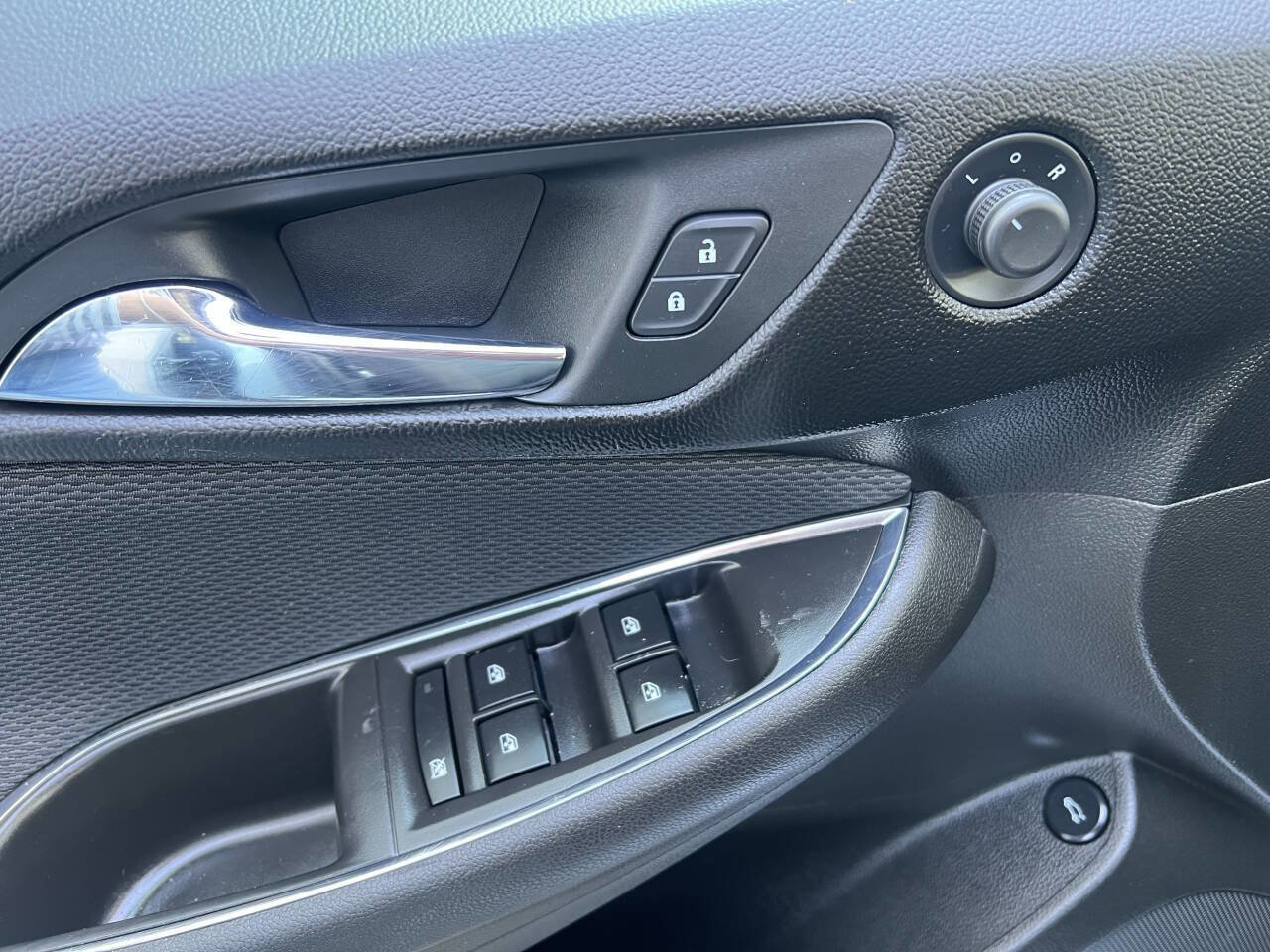 Used 2018 Chevrolet Cruze LS image 21