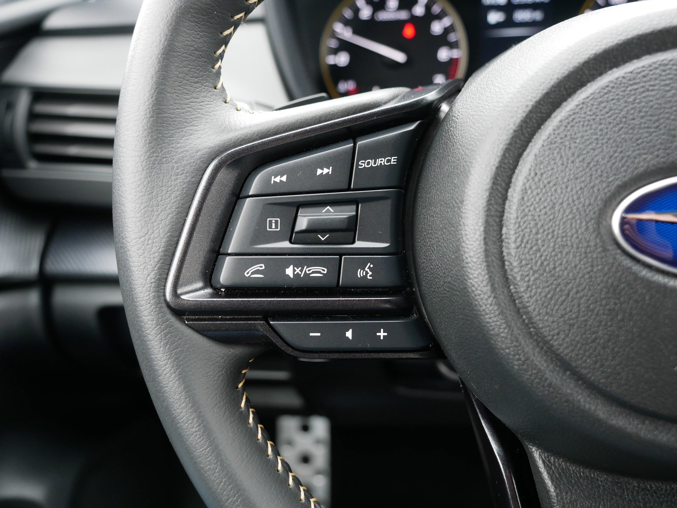 Certified 2025 Subaru Crosstrek 2.5i Sport w/ Crosstrek Mirror Package image 31