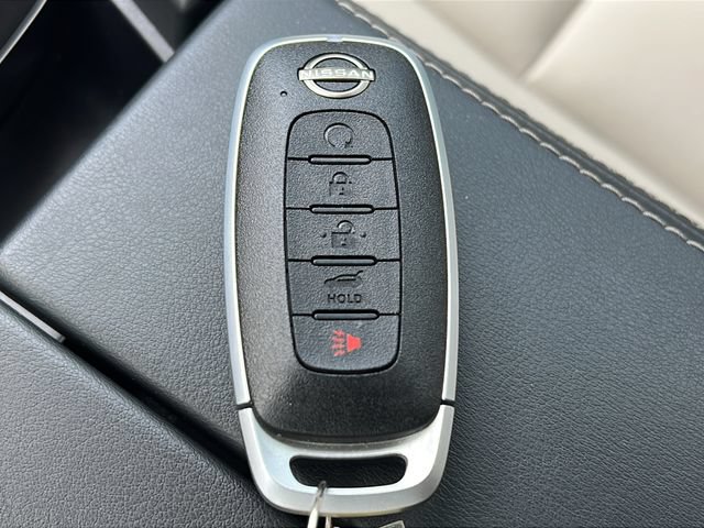 Used 2025 Nissan Rogue SL w/ SL Premium Package FWD image 24