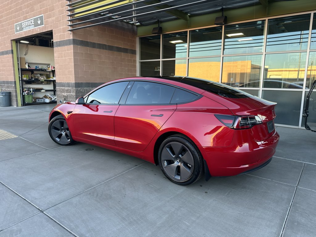 Used 2023 Tesla Model 3 Standard Range image 4