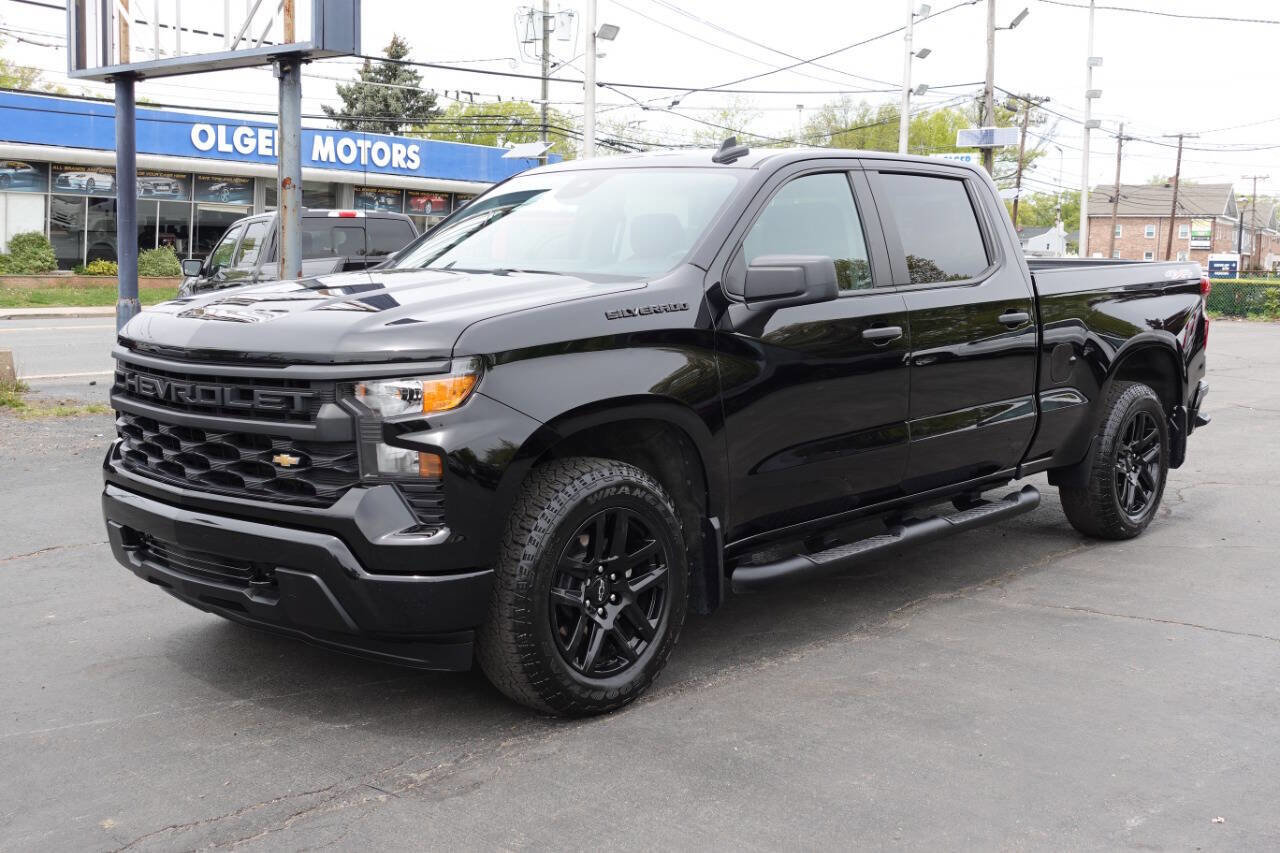 Used 2024 Chevrolet Silverado 1500 Custom AWD/4WD image 2