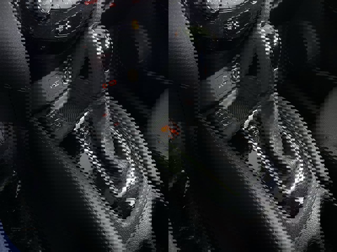 Used 2019 Nissan Rogue SL w/ Premium Package image 19