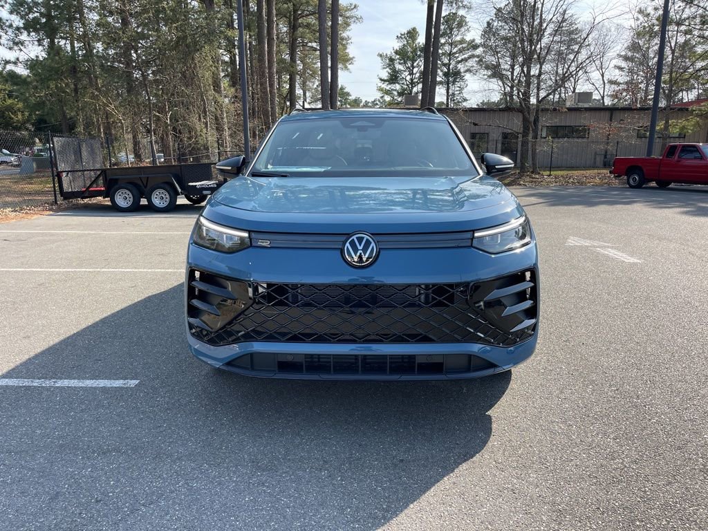 New 2026 Volkswagen Tiguan SE R-Line FWD image 3