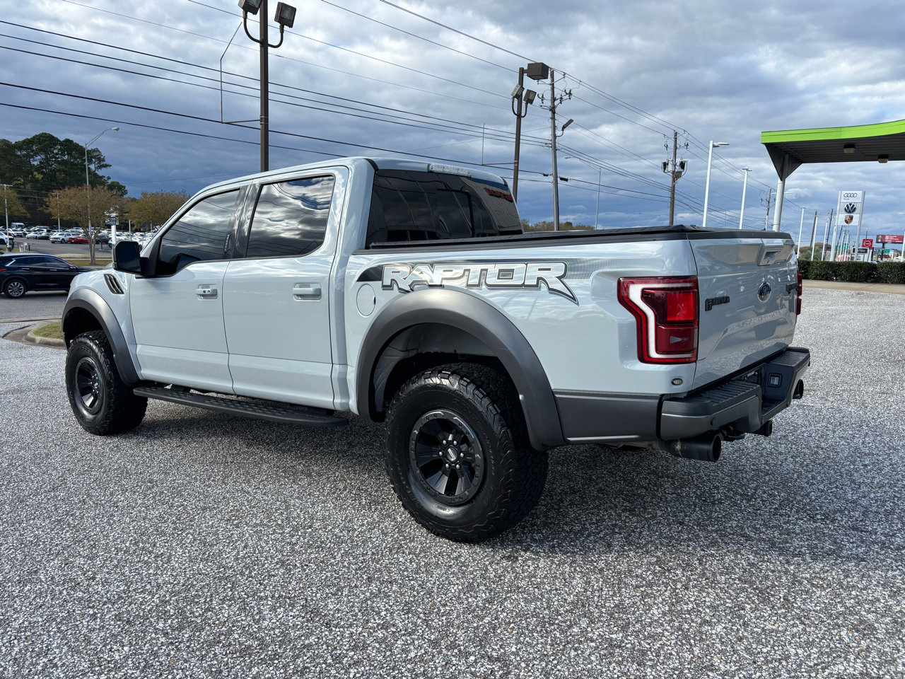 Used 2017 Ford F150 Raptor w/ Equipment Group 802A Luxury image 5