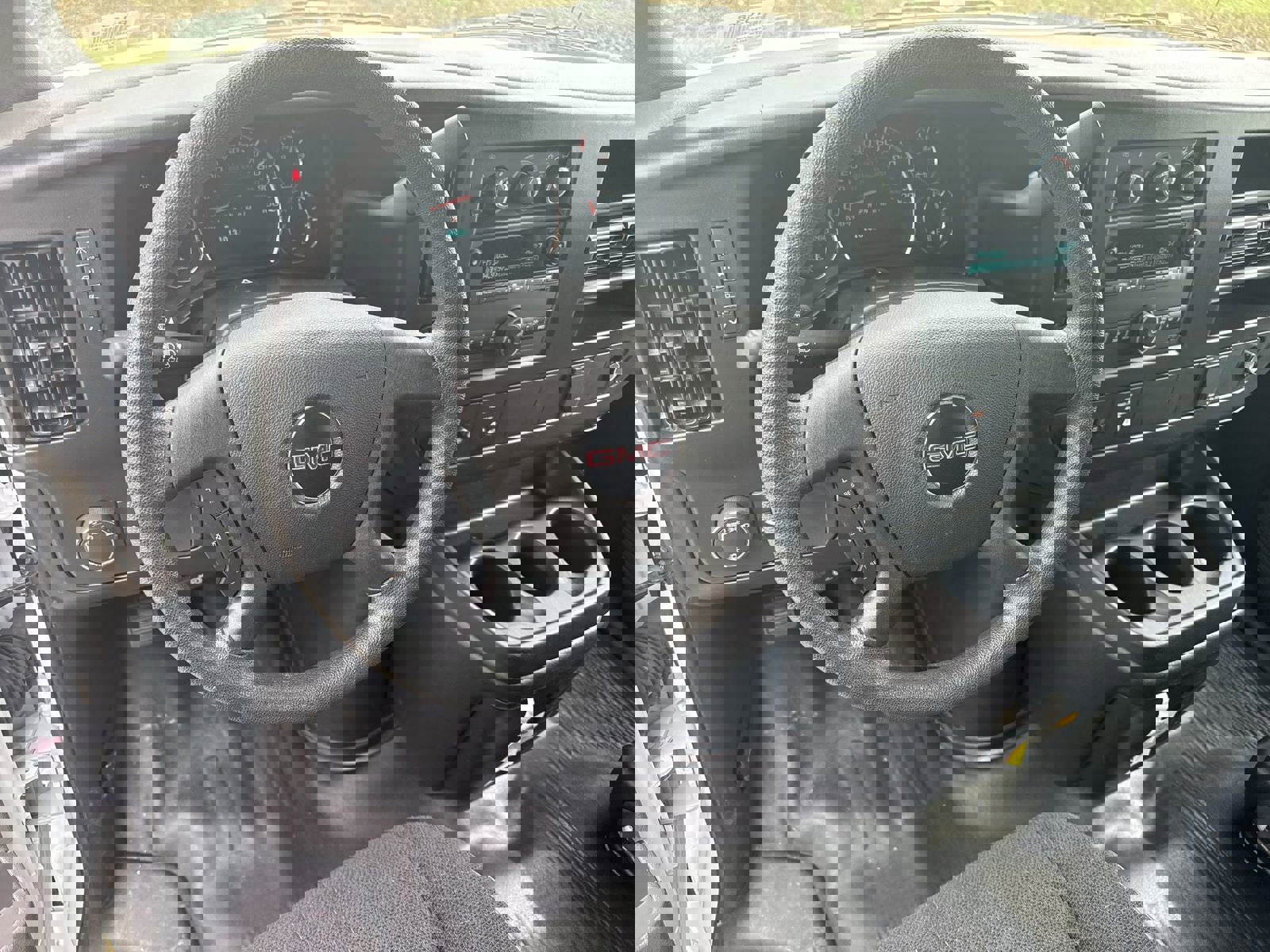 Used 2024 GMC Savana 2500 w/ Driver Convenience Package image 18