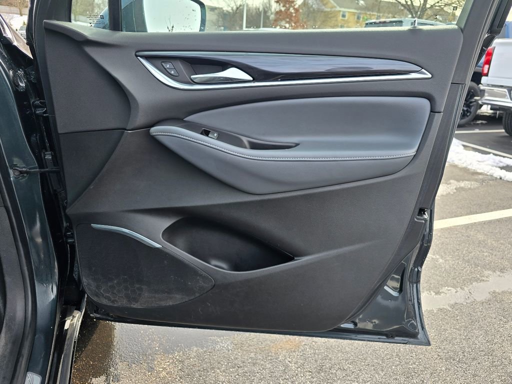 Used 2020 Buick Enclave Essence image 35