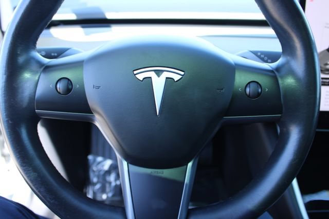 Used 2018 Tesla Model 3 Long Range RWD image 14