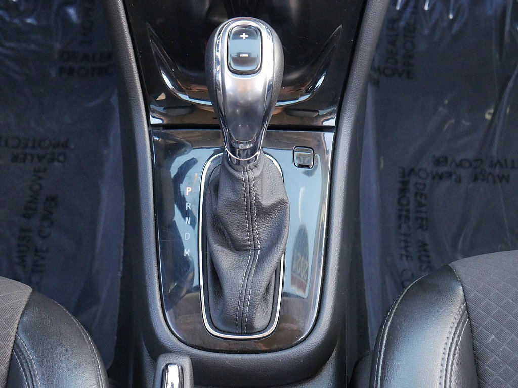Used 2021 Buick Encore Preferred AWD/4WD image 23