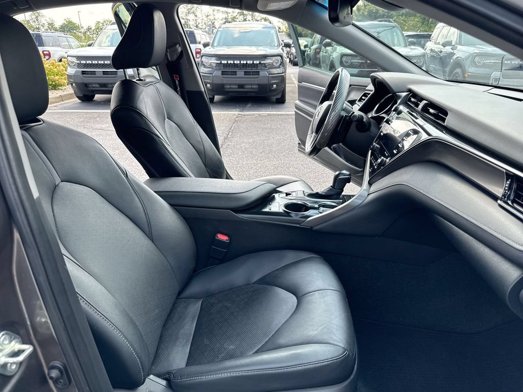 Used 2020 Toyota Camry XSE FWD image 21