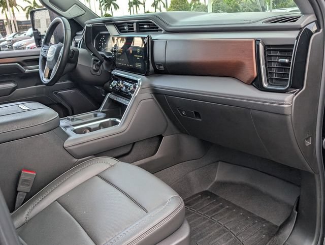 Used 2024 GMC Sierra 2500 Denali w/ Denali Reserve Package AWD/4WD image 17