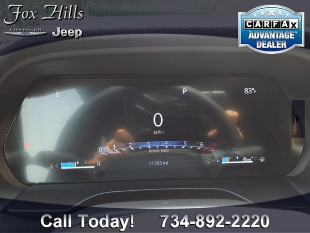 Used 2025 Jeep Grand Cherokee Limited AWD/4WD image 19